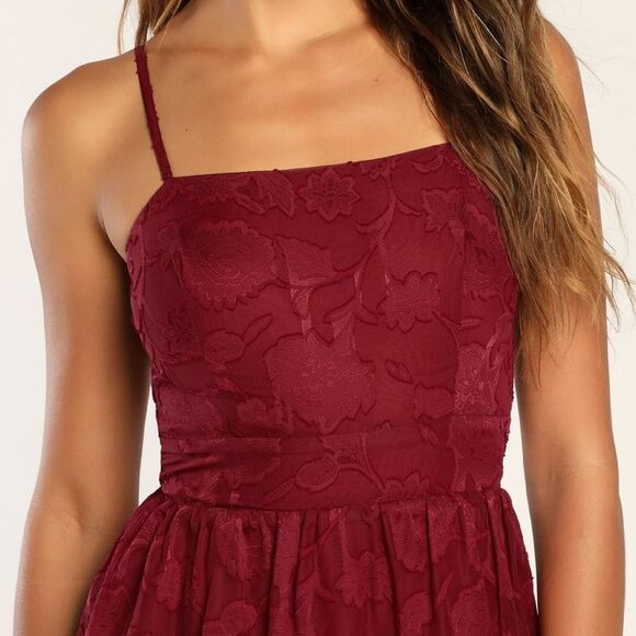 Lulu's Grace And Beauty Burgundy Burnout Floral Tiered Midi Dress Medium NWT - Picture 2 of 10